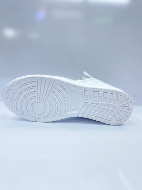 کتونی نایک ایر جردن وان تمام‌سفید (Air Jordan 1 Triple White)