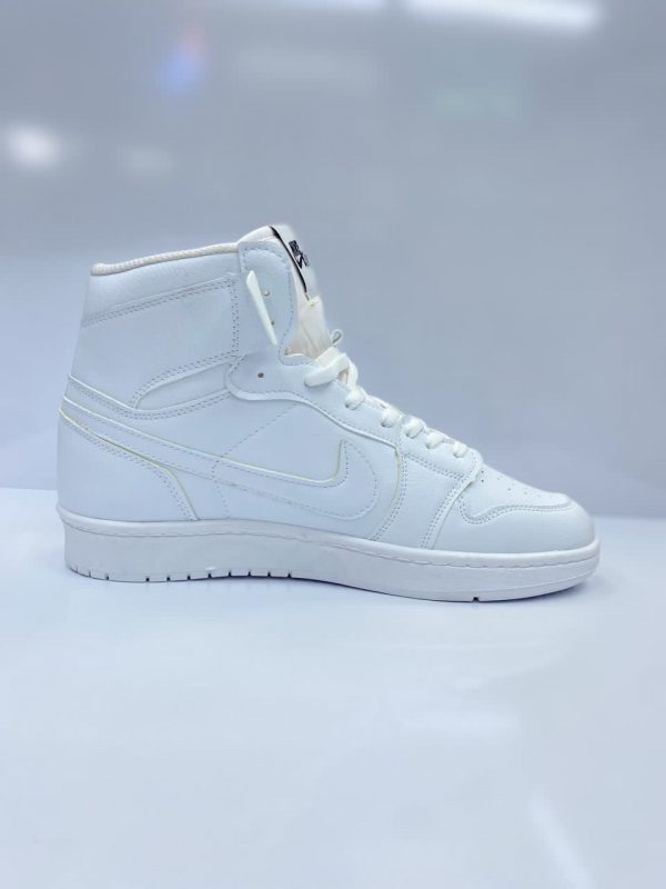 کتونی نایک ایر جردن وان تمام‌سفید (Air Jordan 1 Triple White)
