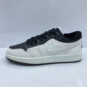 کتونی ایرجردن وان سفید مشکی (Nike air jordan 1 equality )