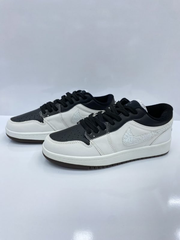 کتونی ایرجردن وان سفید مشکی (Nike air jordan 1 equality )