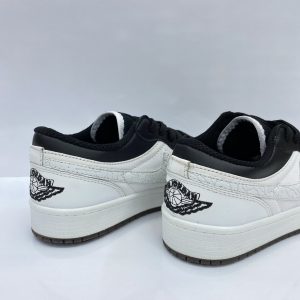 کتونی ایرجردن وان سفید مشکی (Nike air jordan 1 equality )