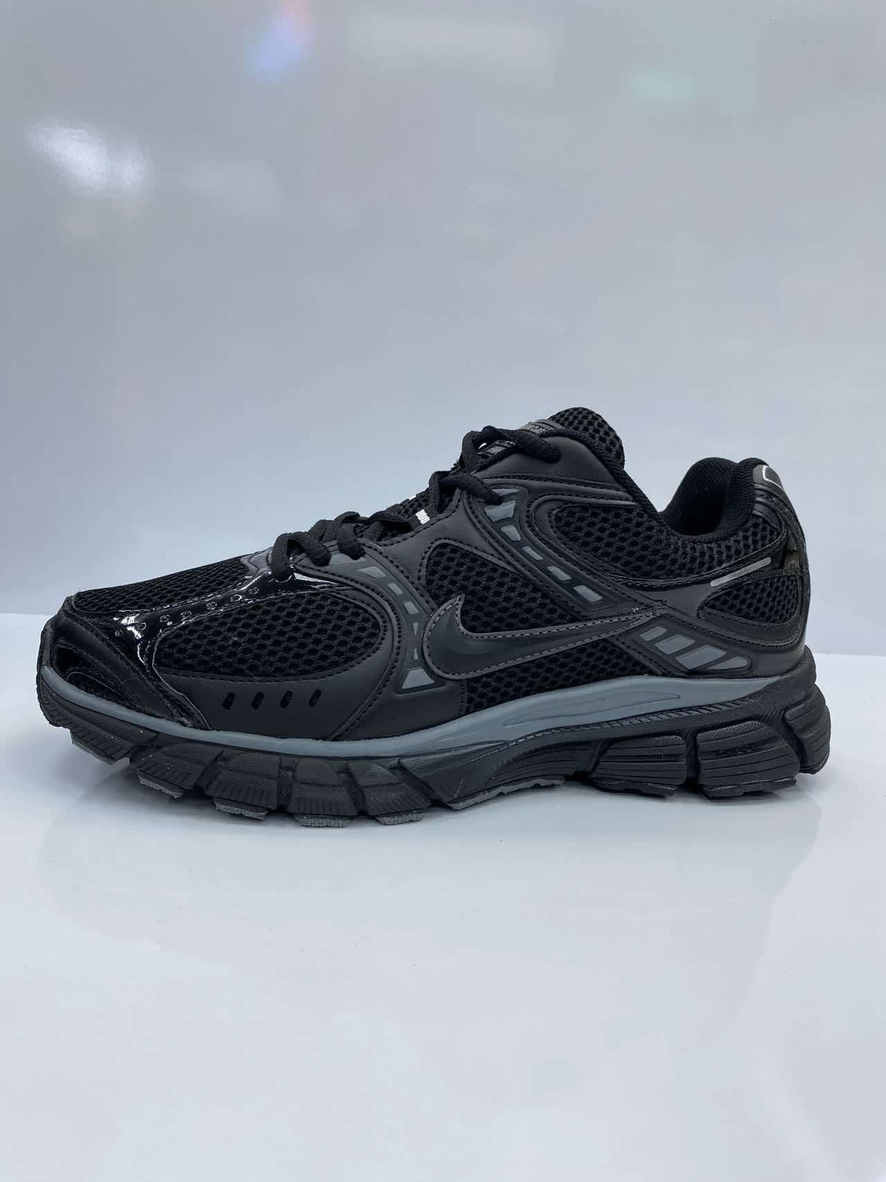 کتونی نایکی Zoom Vomero 5 مردانه